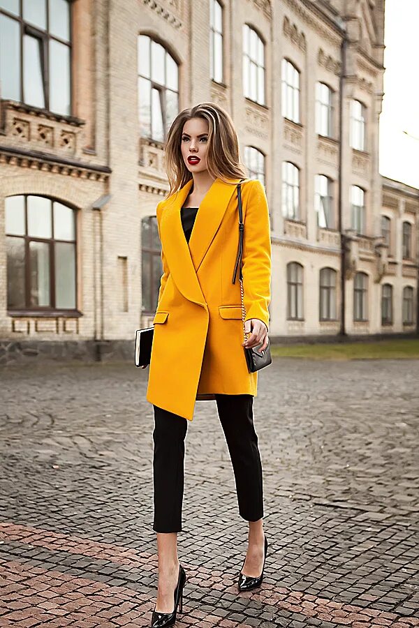 Горчичный образ. Желтый пиджак. Стильные образы в горчичных тонах. Образ с желтым пальто. Образы с желтым пиджаком.
