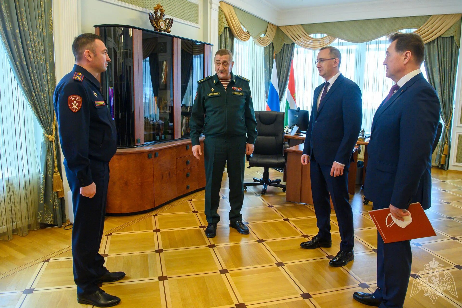 Генерал сергей ченчик. Беззубиков алексей степанович росгвардия. Игорь голлоев росгвардия. Генерал роман гаврилов росгвардия. Виктор золотов росгвардия.