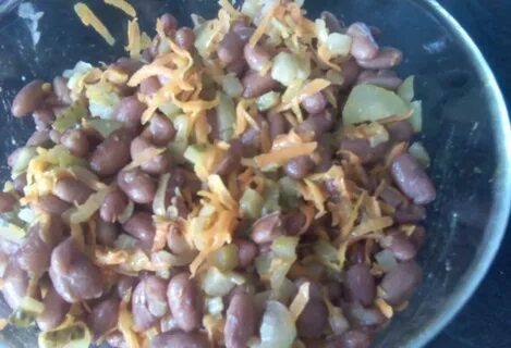 Салат с фасолью консервированной красной солеными огурцами