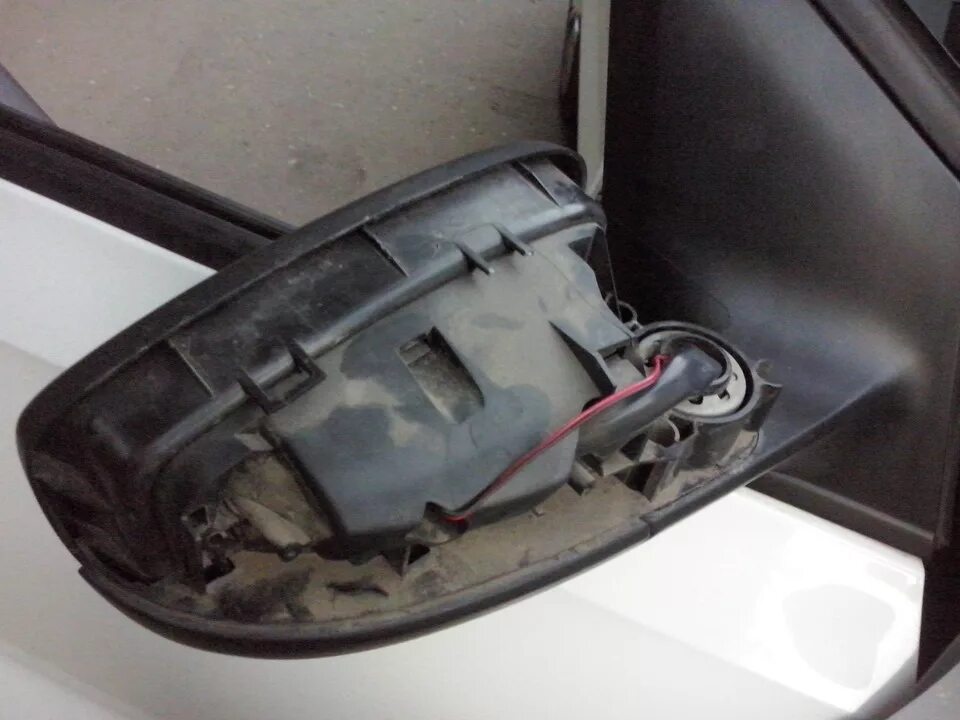 Зеркало левое VW Polo sedan. Фольксваген поло седан 2012 фиксатор бокового зеркала. Зеркала с подогревом Фольксваген поло седан 2012. Volkswagen polo зеркала