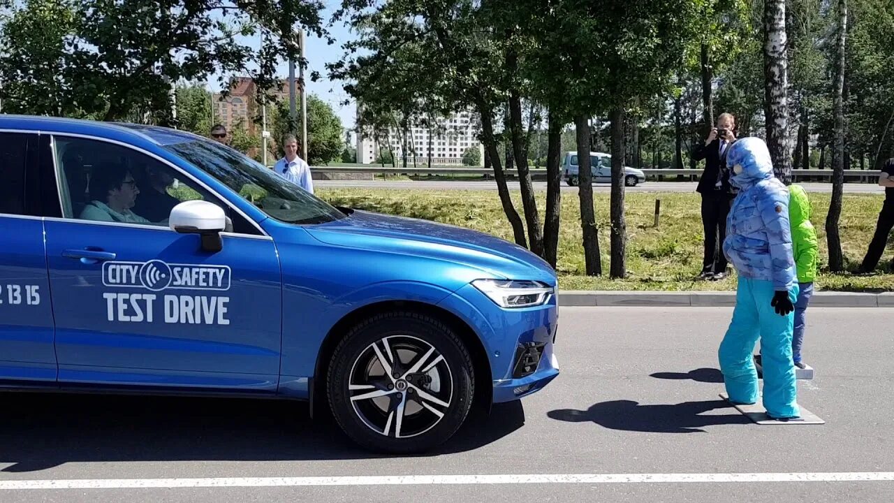 Вольво безопасная машина. Volvo crash test. Вольво технологии безопасности. Вольво с60 безопасность. Volvo safety.