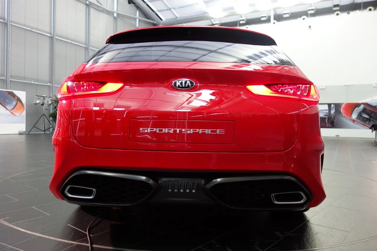 Optima est. Kia Спортспейс. Kia Sportspace Concept. Kia Optima Sportspace. Kia Sportback.