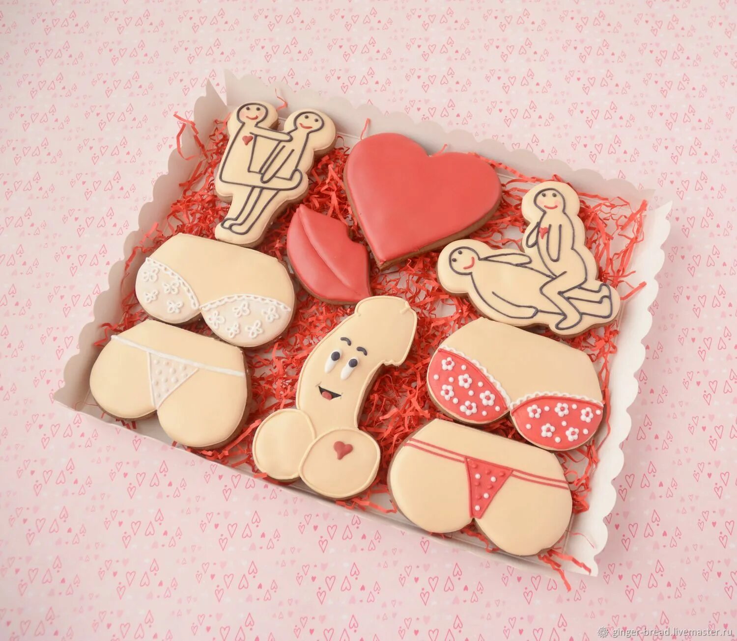 Пряник имбирный. Имбирные пряники в подарок на новый год. Пряники новогодние в коробочке. Упаковка имбирных пряников. Пряничные наборы на новый год.