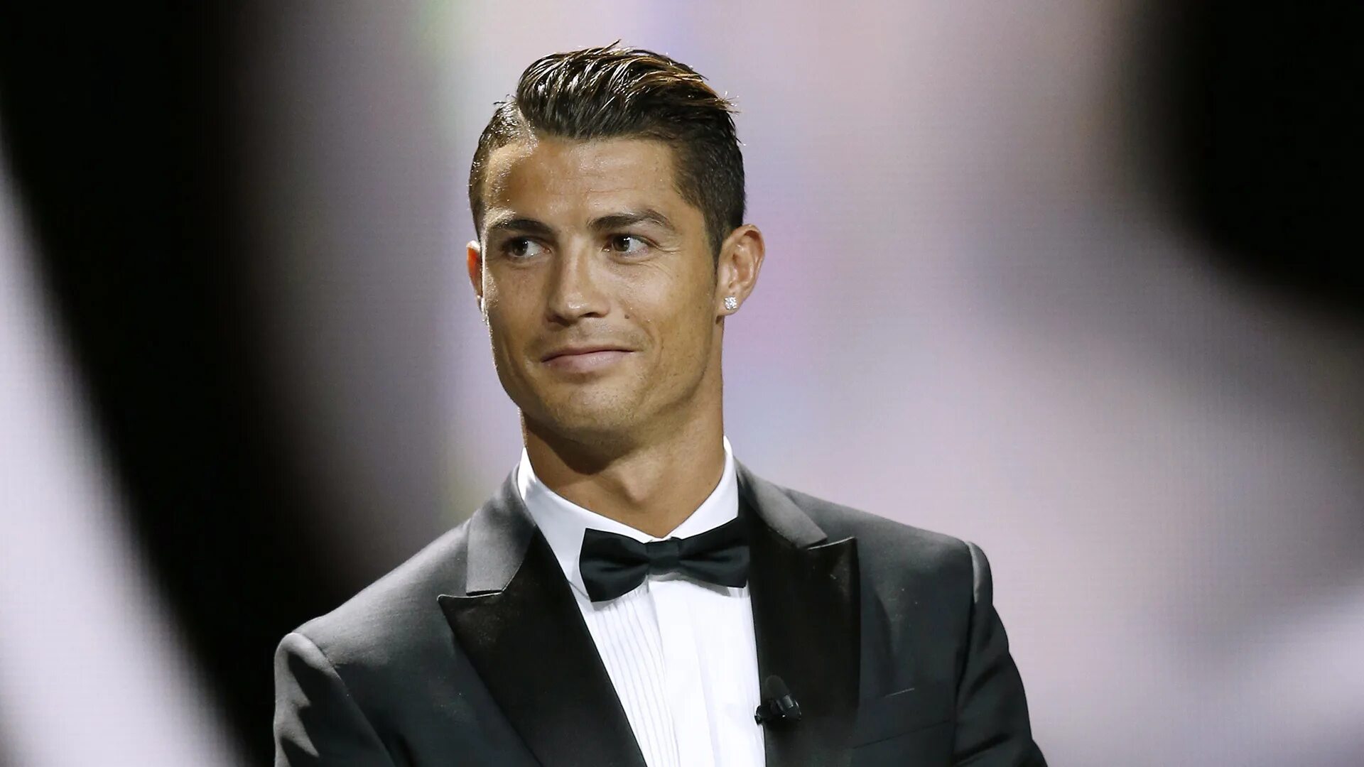 Cristiano ronaldo. Роналдо богатый. Ronaldo подмигивает. Роналдо богатый. Кириштианроналдо.