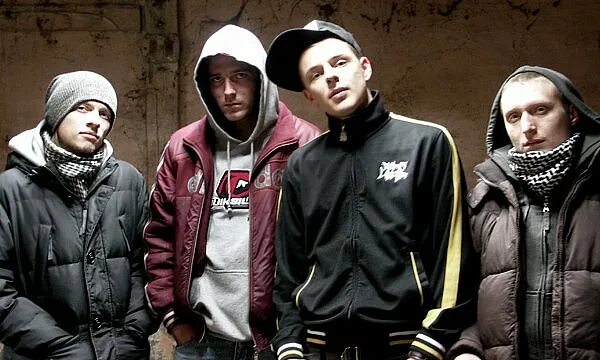 Первые рэп группы. Rza wu tang clan. Группа gang starr. Группа каста. 1 klas рэпер.
