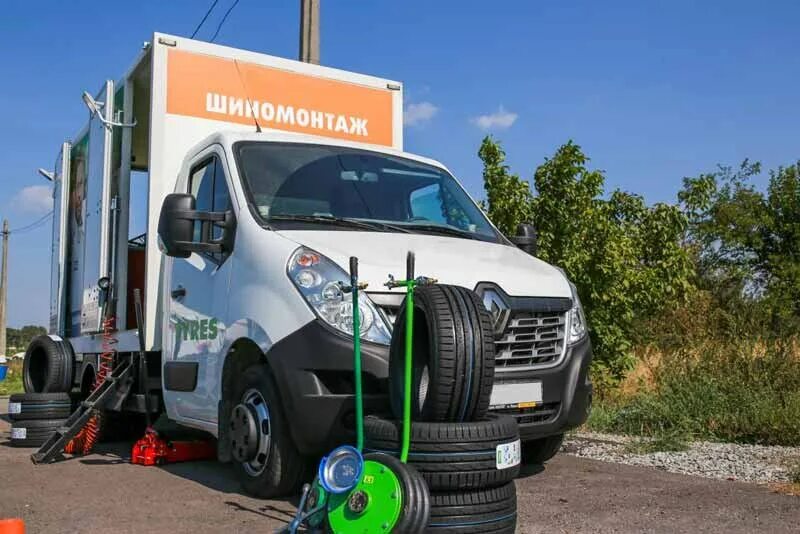 Шиномонтаж помощь. Мобильный шиномонтаж. выездной мобильный шиномонтаж. мобильный грузовой шиномонтаж. передвижной грузовой шиномонтаж.