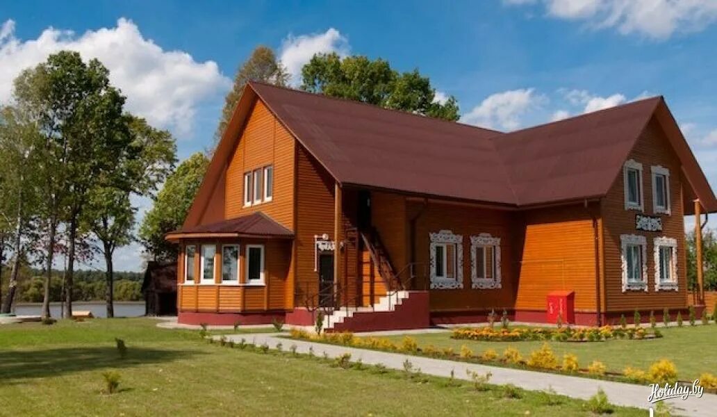 Двухкомнатный домик в логойске фото. Логойск домики. Логойск коттеджи. Логойск. Логойский горнолыжный комплекс.