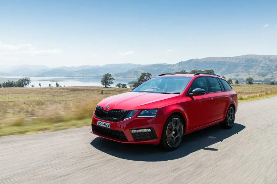 Skoda octavia rs 2017. Skoda Octavia RS 245. Skoda Octavia RS 2017 красная.