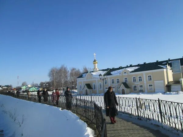 Какую молитву читать в дивеево на канавке. Канавка богородице в дивеево. канавка пресвятой богородицы в дивеево молитва. молитва на канавке в дивеево. молитва пресвятой богородице на канавке в дивеево.