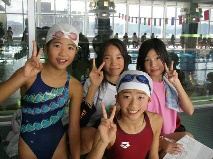 市 民 プ-ル に 行 く と 裸 同 然 の 女 子 小 中 学 生 が 泳 い で て エ ロ い 2 日... 