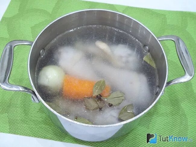 Можно щенкам бульон. Куриный бульон при отравлении. куриный суп при отравлении. бульон после отравления. супчик при отравлении.