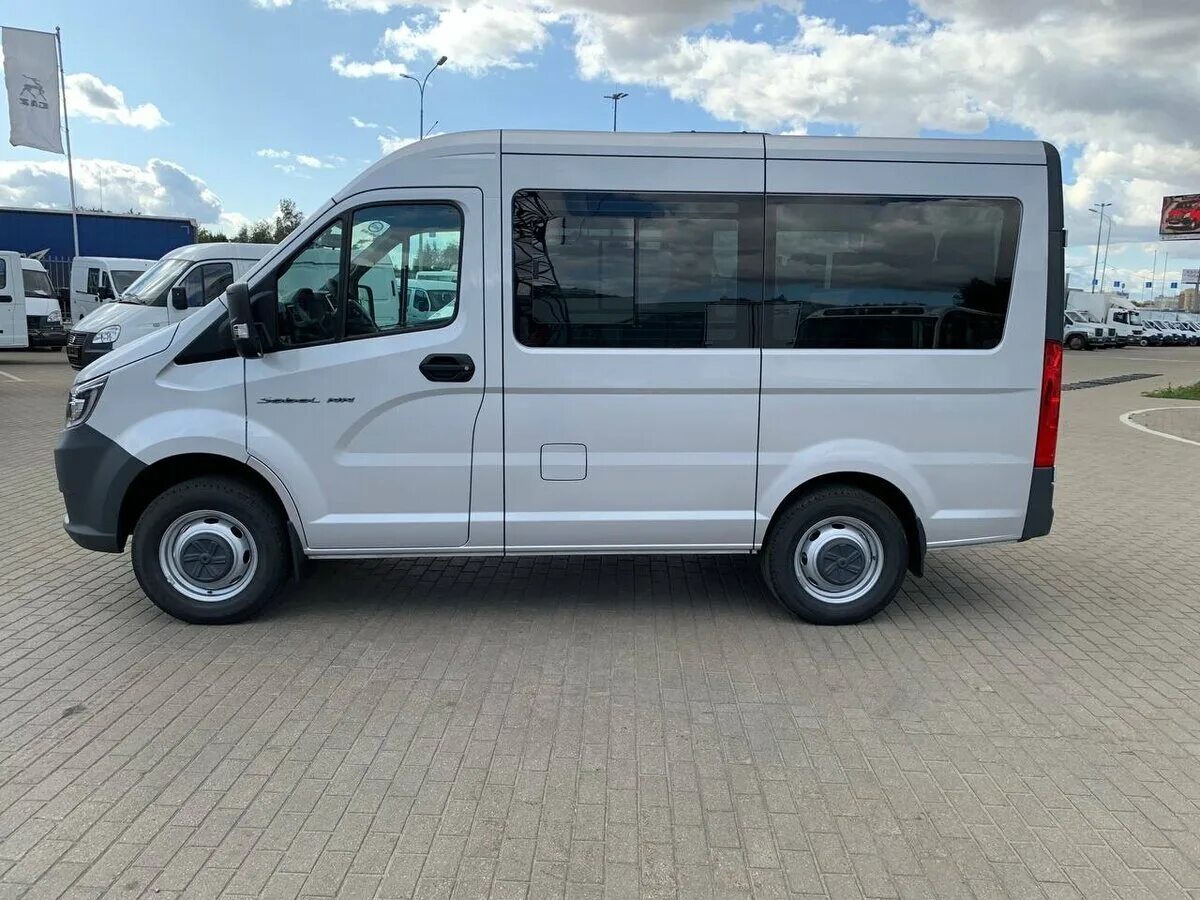 Новый автомобиль концерна газ. Газель соболь микроавтобус. Газель соболь 6+2 салон трансформер. Микроавтобус соболь nn. Микроавтобус соболь nn.