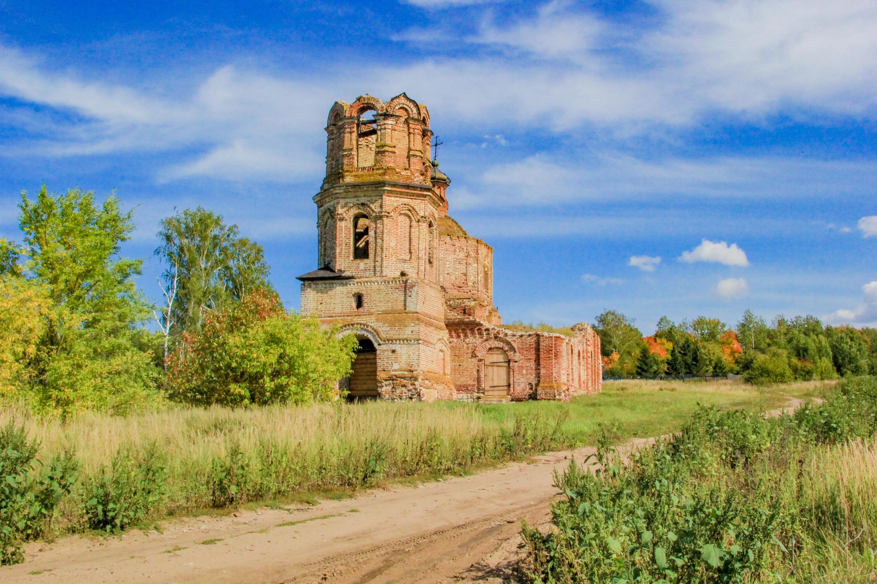 Погода майна ульяновская обл. Старая майна Ульяновская область. Храм Подлесное Майнский район. Церковь села Новиковка Старомайнский район. Старая майна Церковь.