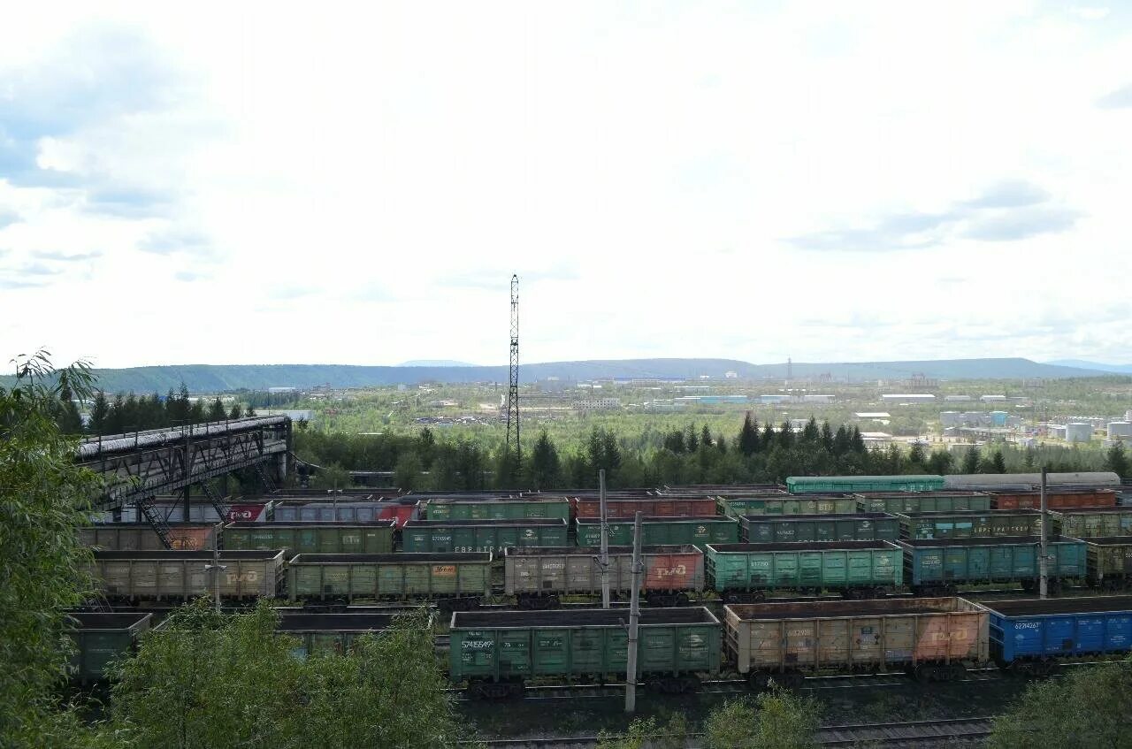 нерюнгри ж/д вокзал. жд чульман. чульман красный мост. станция нерюнгри пассажирская. железнодорожный мост в нерюнгри.