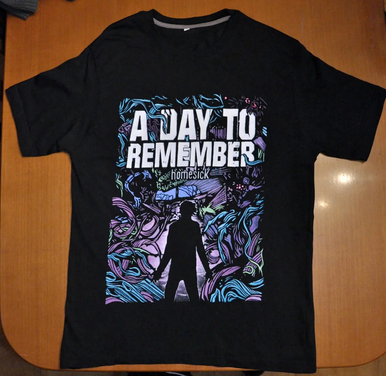 Nothing to remember. Майки a Day to remember. Underoath мерч. A Day to remember Homesick. A Day to remember девушка.