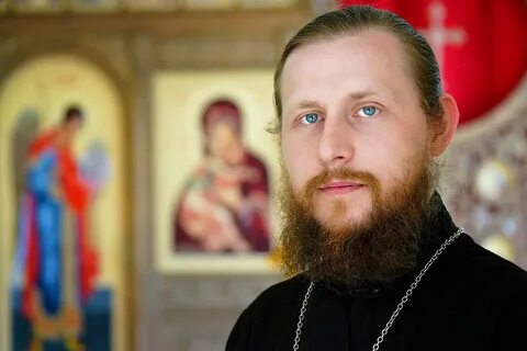 Священник клирик