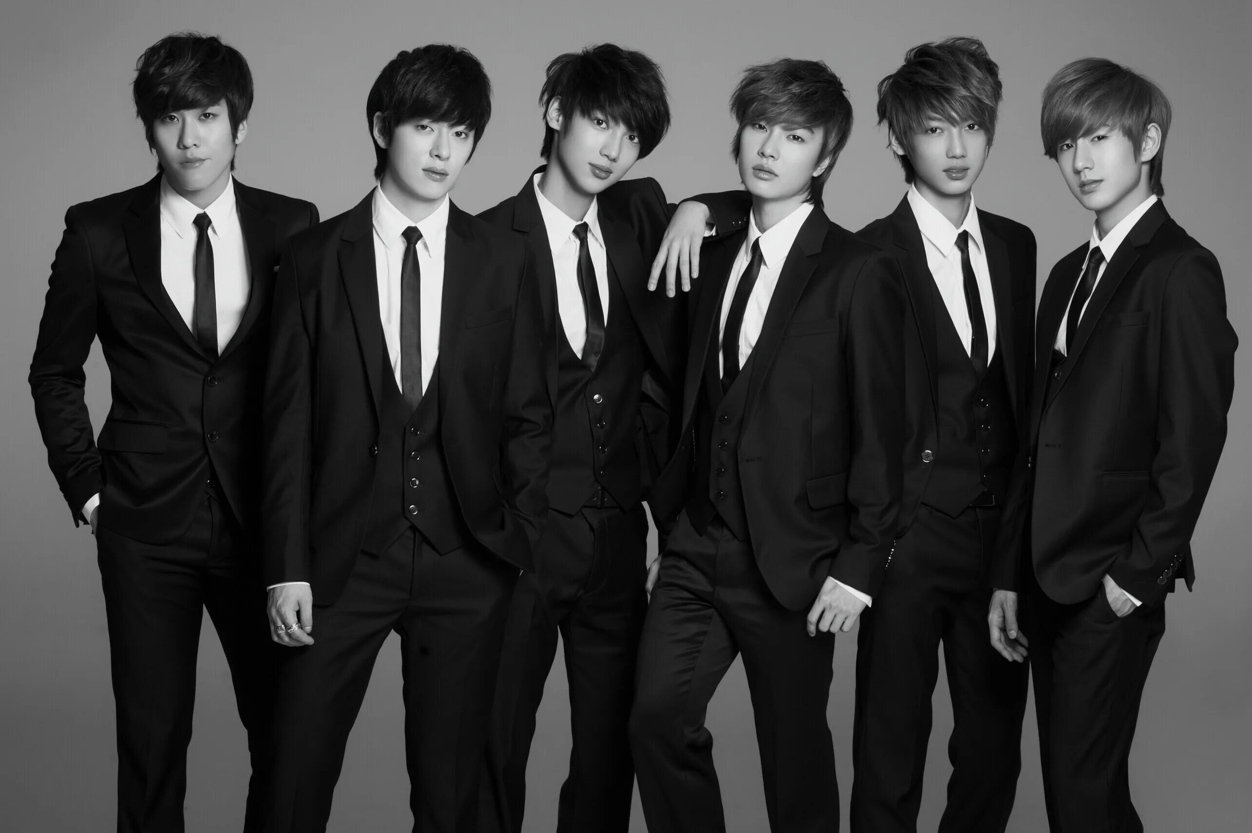 5urprise корейская группа. Bts 2018. Бойзбенд корейских групп. Южнокорейский бойз бэнд tomorrow x together. Корейский бойзбенд bts.