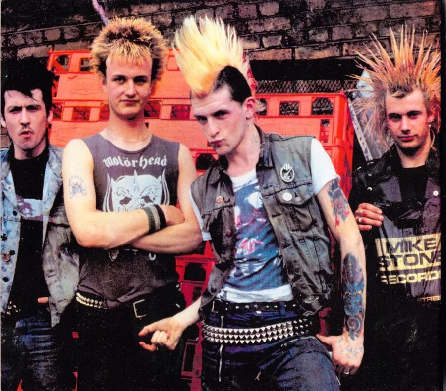 Кэжелтис панк группа. Киш 1988. Группа green day. Панк группа the casualties. Грин дэй фото группы.