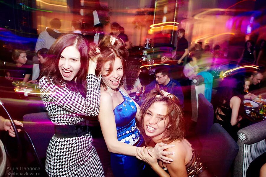 Клуб взрослые женщины. Как фотографировать в клубе. как фотографировать в ночном клубе. съемка репортажа в клубе. ночной клуб для взрослых.