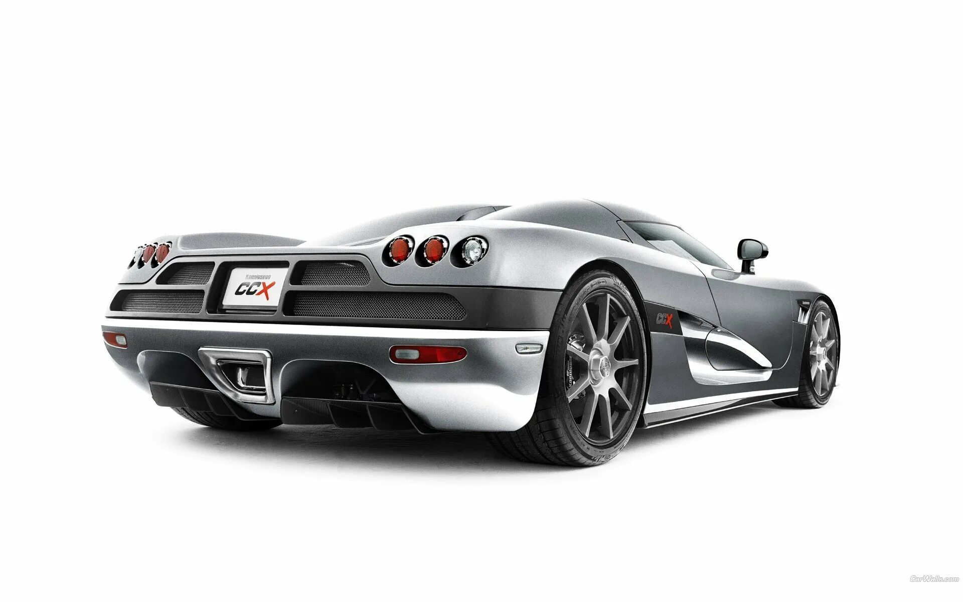 Машина на белом фоне. Koenigsegg CCXR. Машина Koenigsegg CCX. Koenigsegg CCXR белый. Koenigsegg CCX серый.