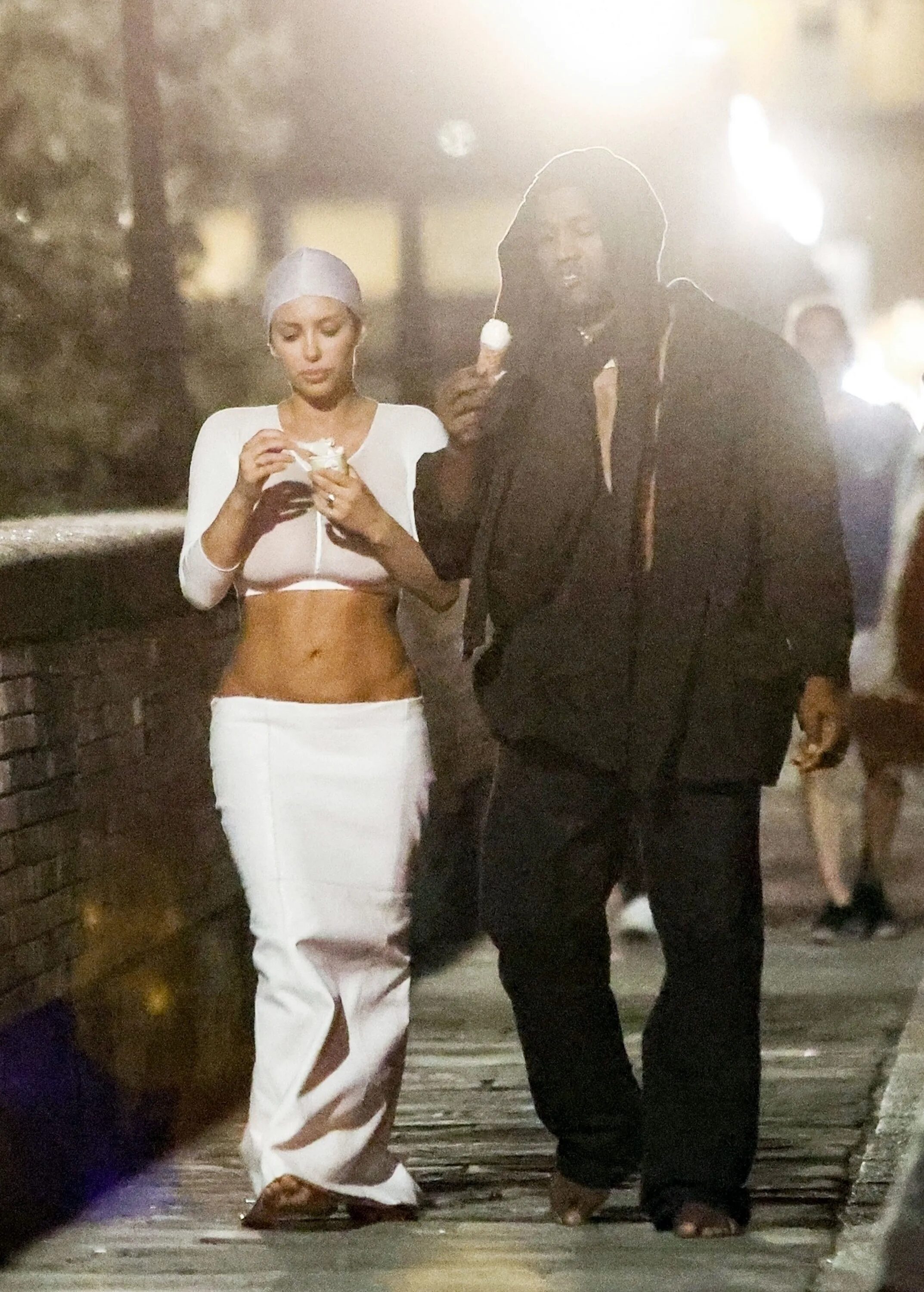 Жена канье уэста бьянка цензори. Уэст и цензори. Канье уэст и бьянка цензори. Уэст и цензори. Такси в венеции.