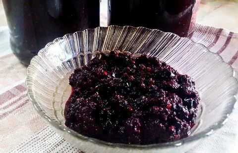 Черноплодка с вишневым листом и лимонной кислотой