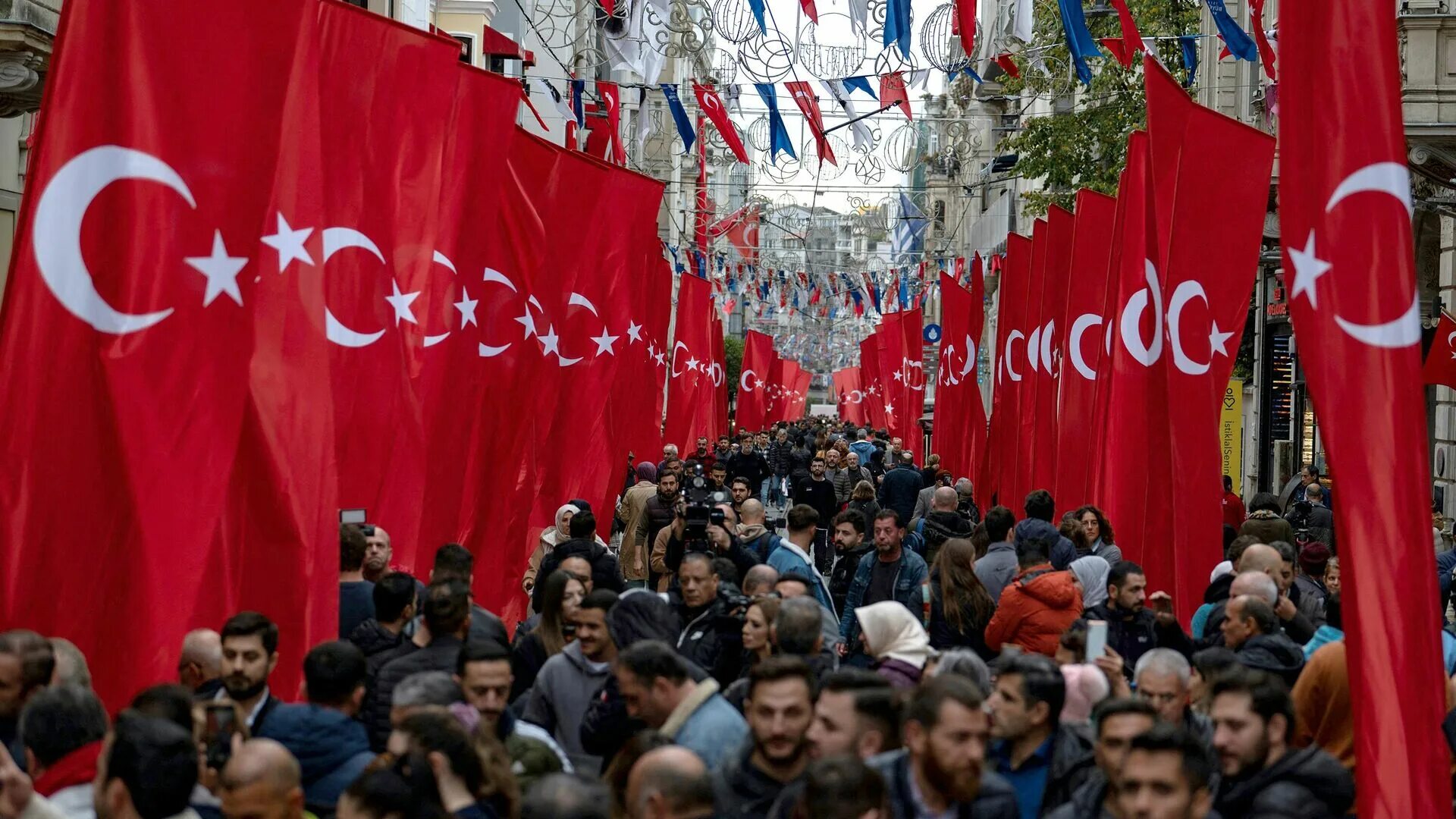 Праздники в стамбуле 2024. Рабочая партия Курдистана в Турции. Стамбул 14 февраля.