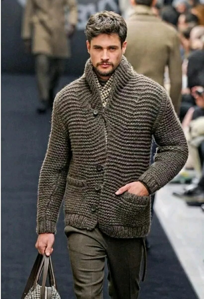 Men knitted. Вязаная кофта мужская. Кардиган мужской. Стильный мужской свитер. Мужской свитер крупной вязки.