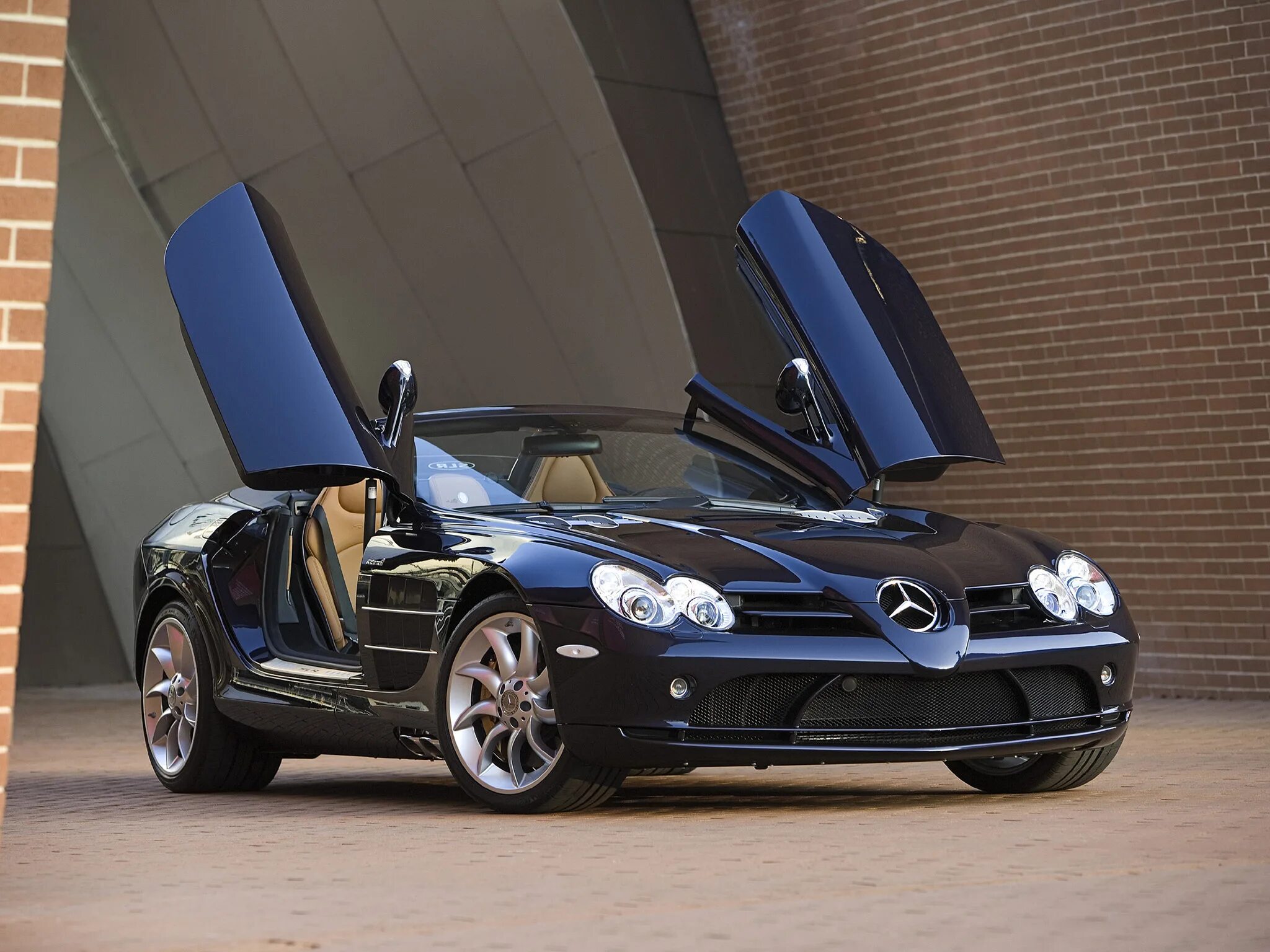 Какая машина жесткая. Mercedes-Benz SLR MCLAREN. Мерседес SLR MCLAREN. Мерседес СЛР Макларен. Мерседес Макларен 2022.