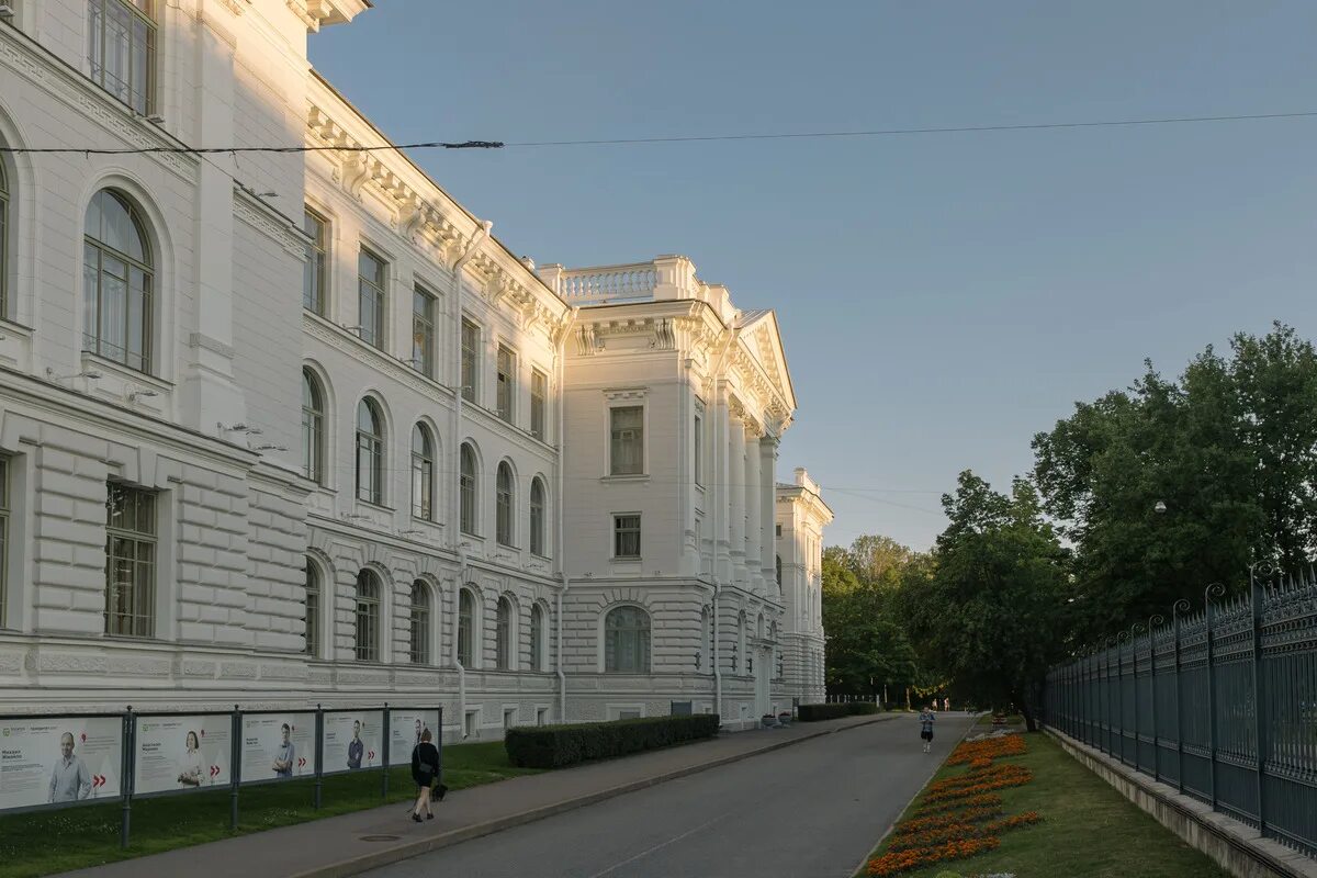 Политехнический университет в Пушкине. Санкт-Петербургский политехнический университет в рейтинге. Политехнический университет Санкт-Петербург фойе.