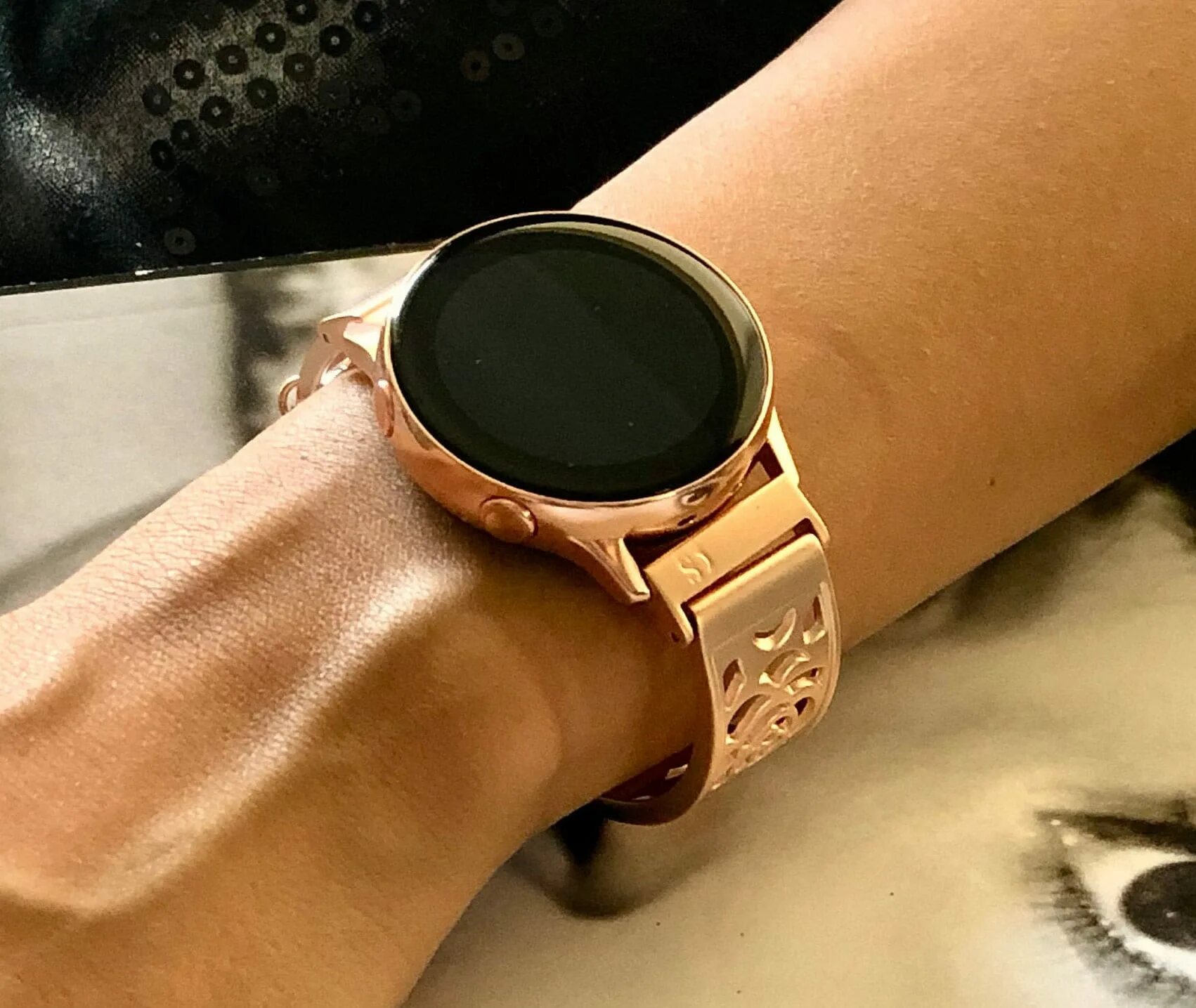 Часы samsung gold. Samsung Galaxy watch Active 2 40mm Rose Gold. Часы галакси вотч розовое золото. Самсунг вотч 3 розовое золото. Вотч Актив 2 розовое золото.