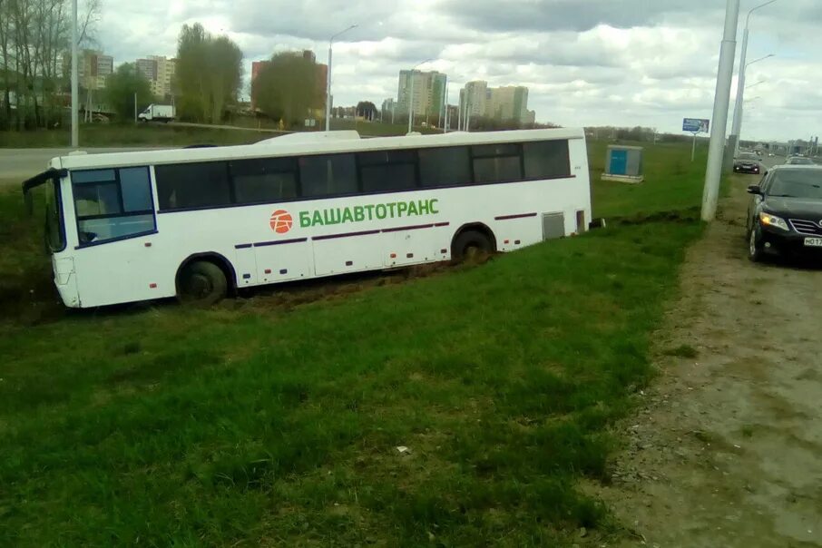 Приветливые машинисты. Баштур автобус. Уфа башавтотранс автобус уфа. Автобусы башавтотранс автовокзал бирск паз. Нефаз 258.