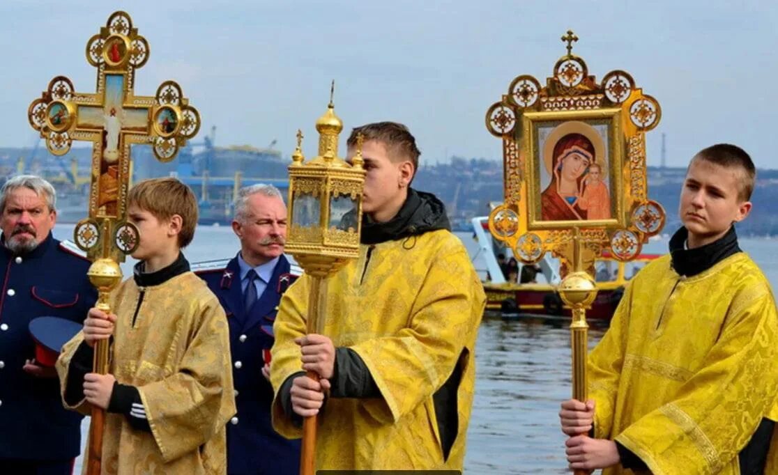 Крестный ход видео. Крестный поход в Севастополе. Клевенский крестный ход 19 ноября. Крестный поход 2010 год Тербуны.