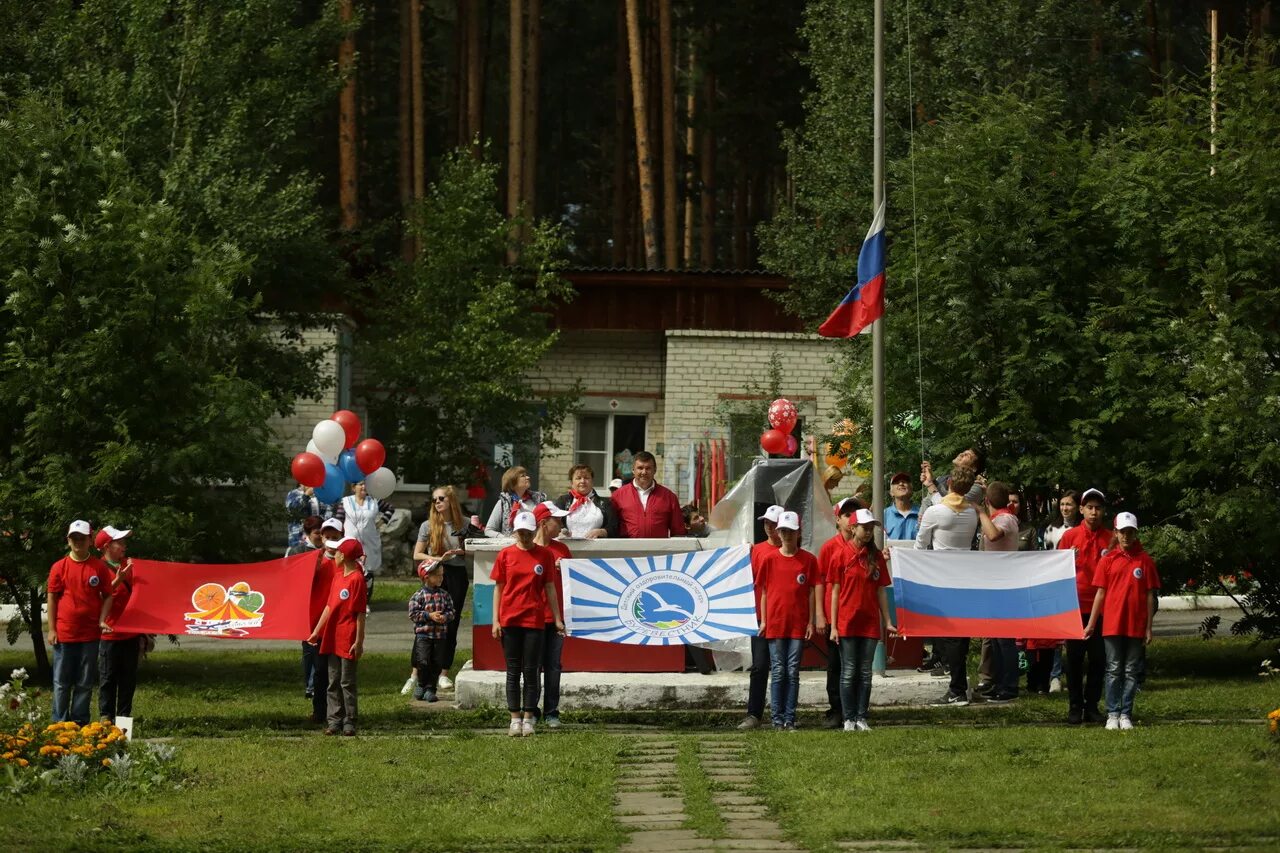 Дол сысерть. Буревестник Сысерть. Лагерь в Сысерти Буревестник 2023. Сысертский лагерь Буревестник. Дол Буревестник Сысерть.