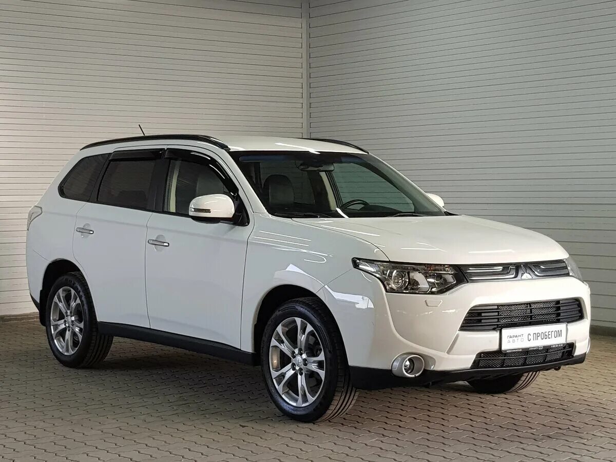 Митсубиси аутлендер какой купить. Mitsubishi Outlander III 2012. Мицубиси Аутлендер 2012. Мицубиси Outlander 2012. Mitsubishi Outlander III (2012-2015).