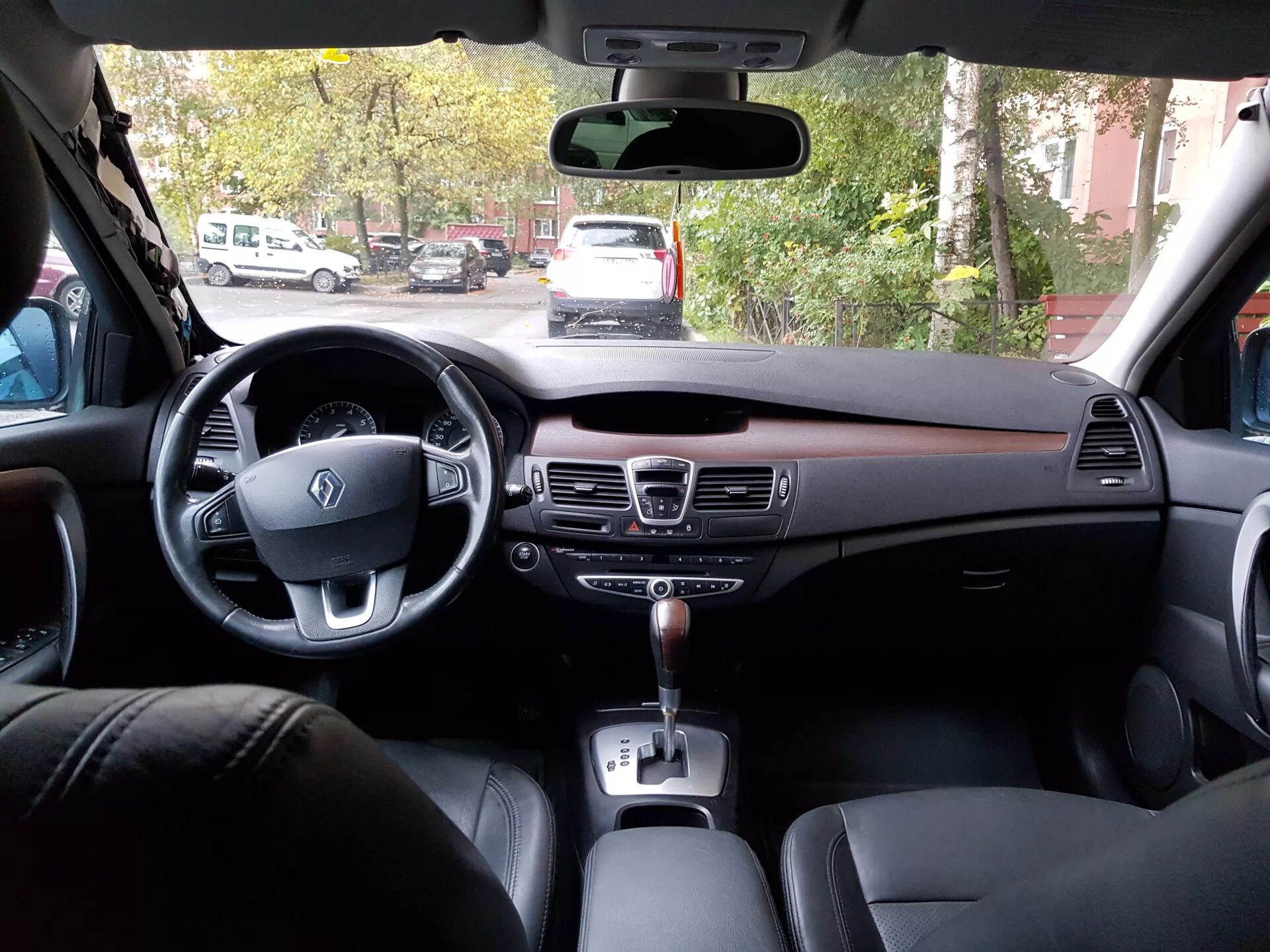 Рено лагуна 3 рестайлинг салон. Renault laguna 2008 универсал салон. Рено лагуна 3 универсал салон. Renault laguna 3 interior. Renault laguna 3 салон.