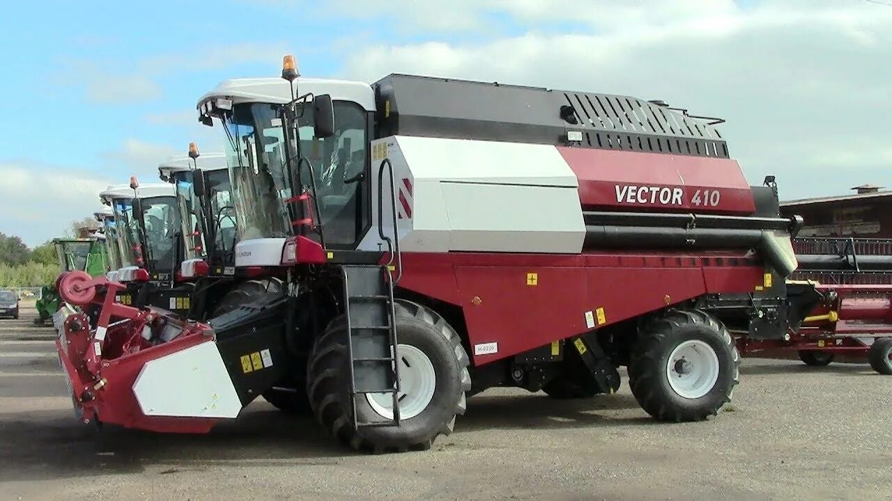 Комбайны вектор бу. Зерноуборочные комбайны vector 410. Комбайн Ростсельмаш вектор 410. Зерноуборочный комбайн вектор 410. Зерноуборочный комбайн vector 410 Ростсельмаш.