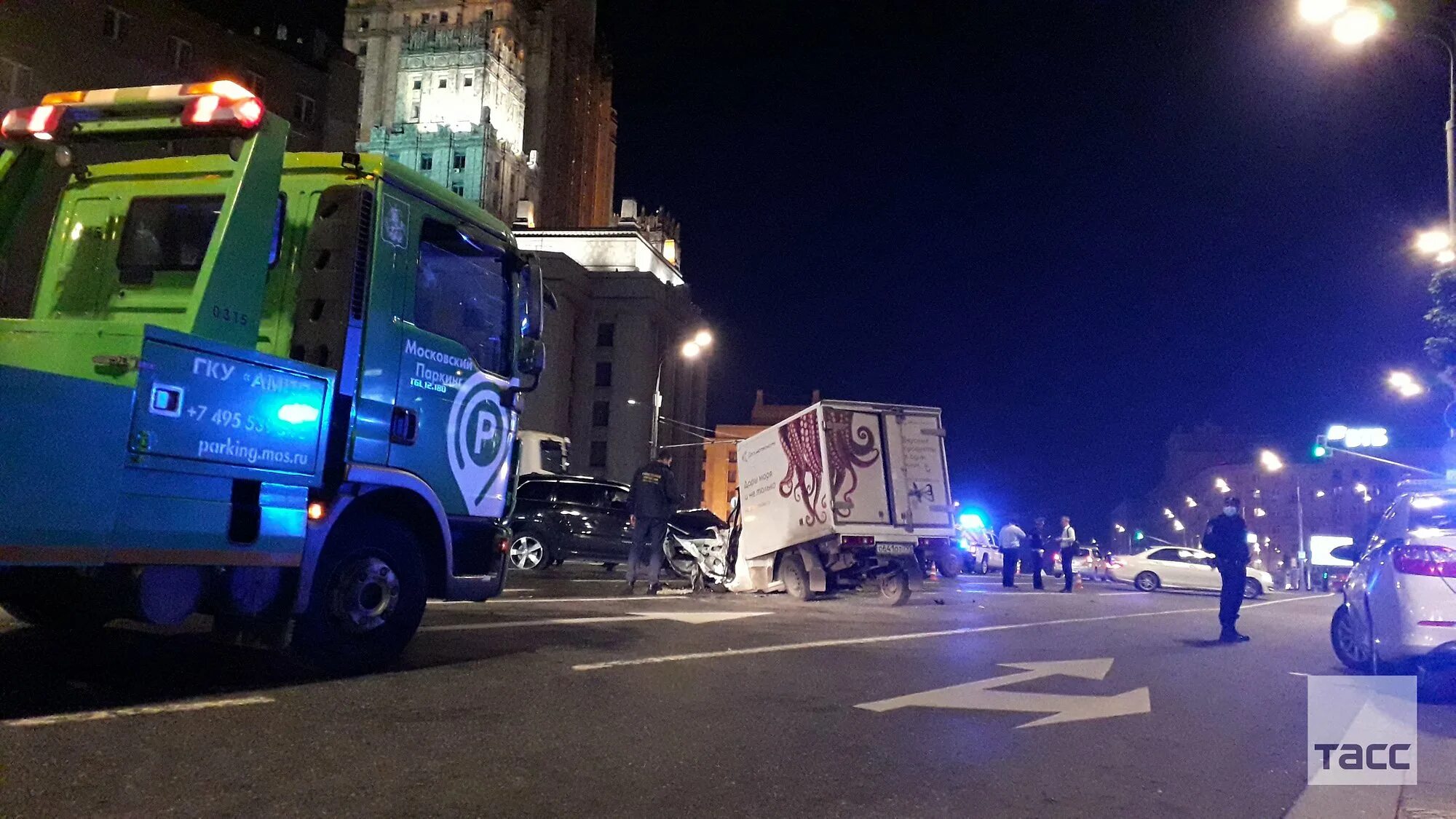 Авария в ефремове сегодня. Смоленская площадь Москва ДТП Ефремов. Смоленская площадь ДТП.