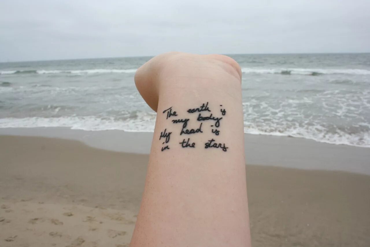 тату надпись море. тату dream на руке. тату надпись море. Sea тату надпись. надпись тату волна.