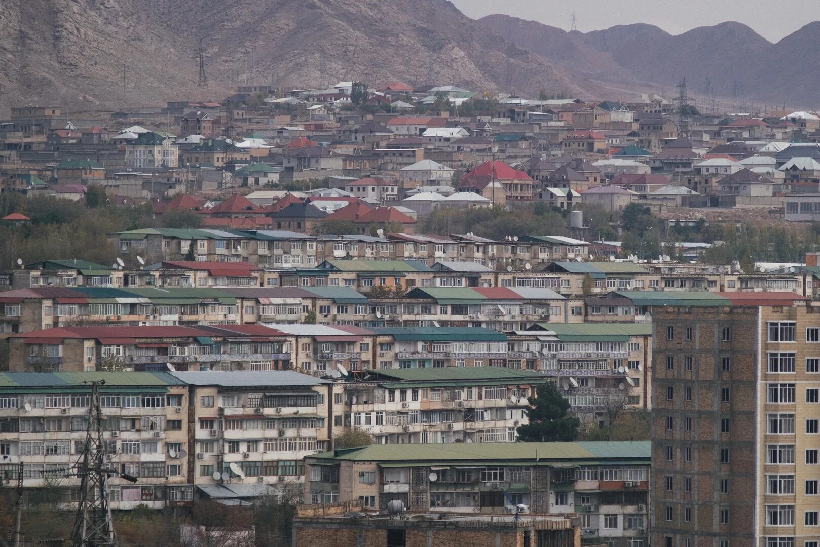 Амид в худжанде на 13 мкр. 13 микрорайон город худжанд. Худжанд 3 микрорайон. Город худжанд гимназия номер 13. Камера онлайн худжанд 28 микрорайон.
