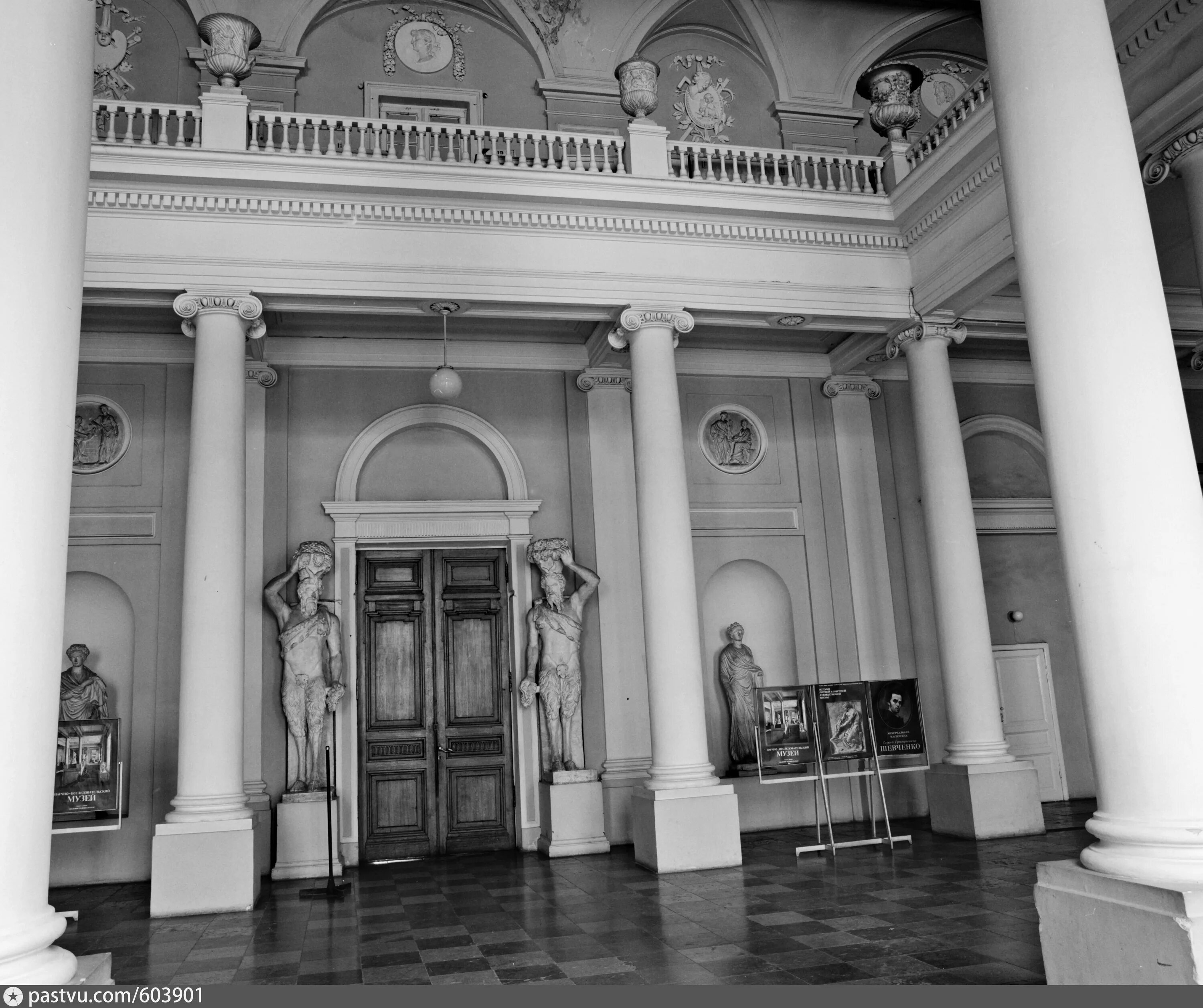 Академия художеств спб фасад. Императорскую академию художеств в петербурге. Академия художеств штиглица в санкт-петербурге. Санкт-петербургский политехнический университет петра великого. Академия штиглица лестница.