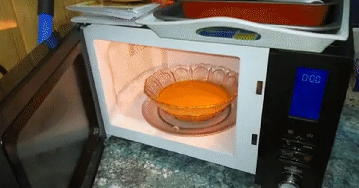 Суп в стеклянной банке в микроволновке. Микроволновка gif. суп в микроволновке. микроволновка гифка. супчик разогреть в микроволновке.