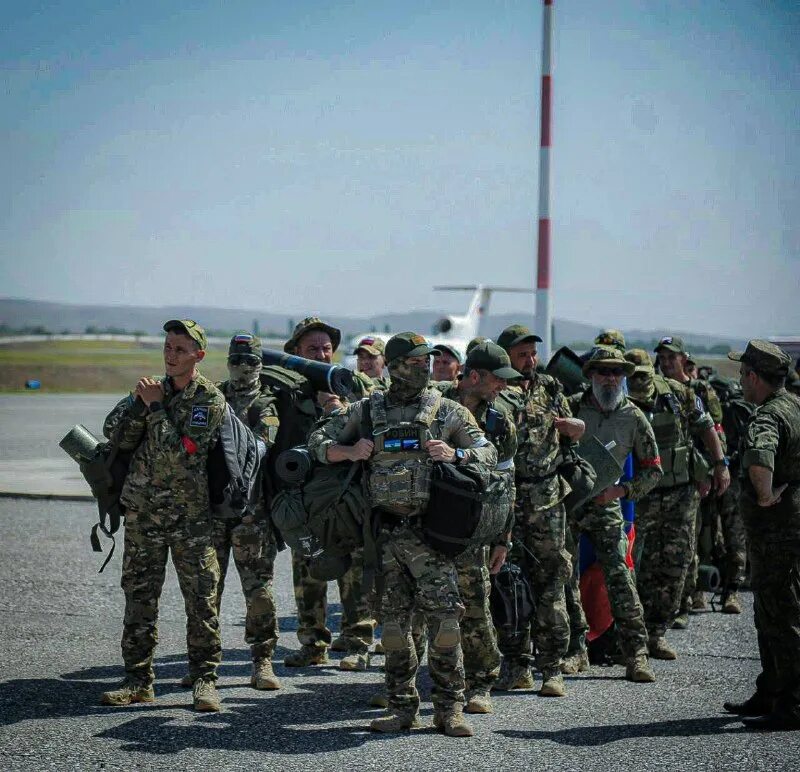 20 чеченцев. чеченец джумаев. рамзан кадыров 2021. саид джумаев драка с омоном. чеченец на митинге подрался с омоновцем.