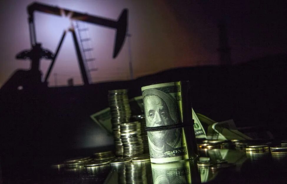 Прогнозы доллар нефть. Нефть доллары. нефтяные деньги. нефть рубли. нефтяная вышка доллар.