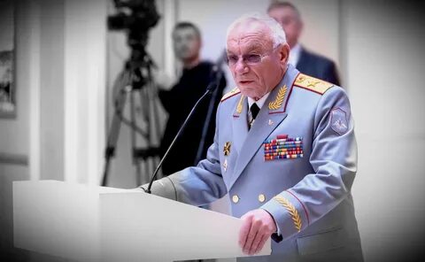Бывший внутренний дело министр