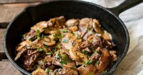 Куриная печень с грибами