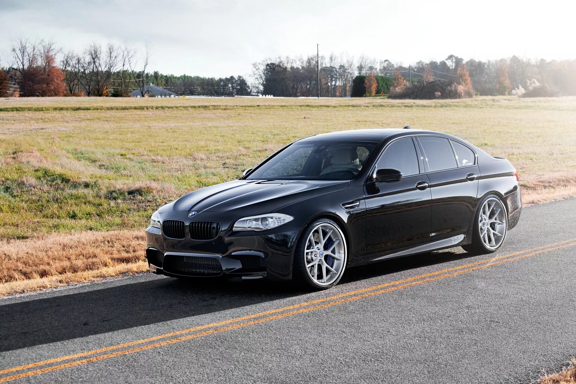 М5 19. BMW f10 Black. BMW m5 f10 Black. BMW f10 черная. BMW m5 f10 черная.