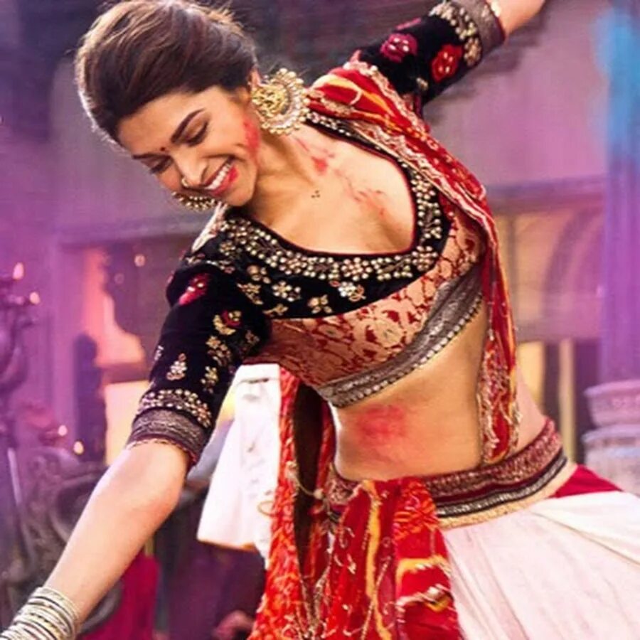 Песня nagada sang. Ram leela nagada sang dhol. болливуд. трио болливуд. украшения для танцев болливуд в индии.