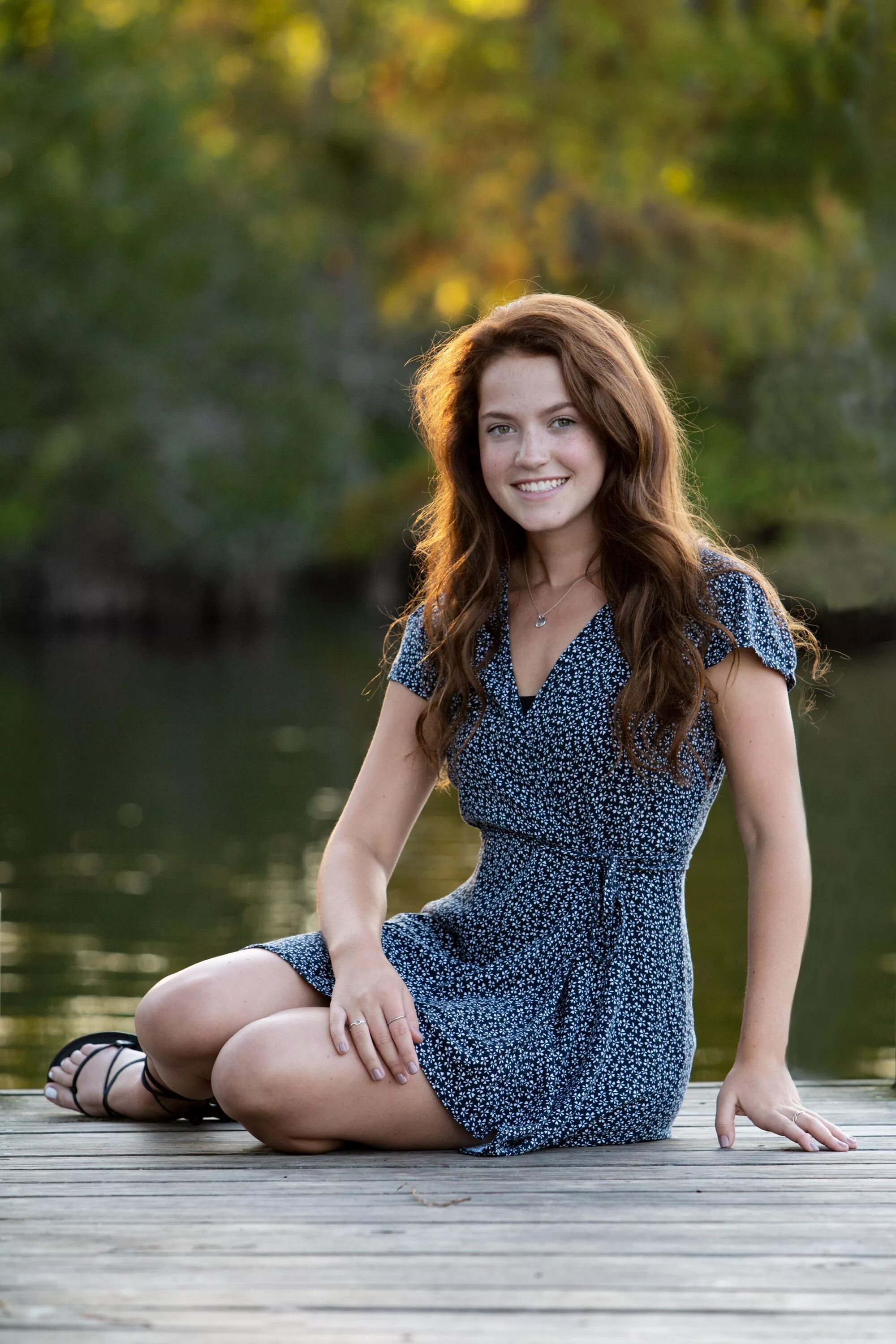 Картинки для взрослых девочек. Домашние фотоальбомы девушек в платьях. Совсем взрослые девушки. Взгляд девушки. Фотосессия на природе.