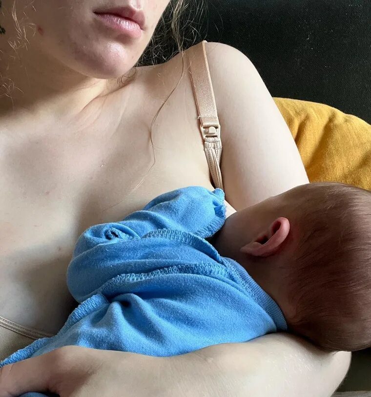 Елизавета андреевна монеточка. Монеточка исполнительница. Монеточка 2022. Монеточка певица родила. Монеточка фото беременной.